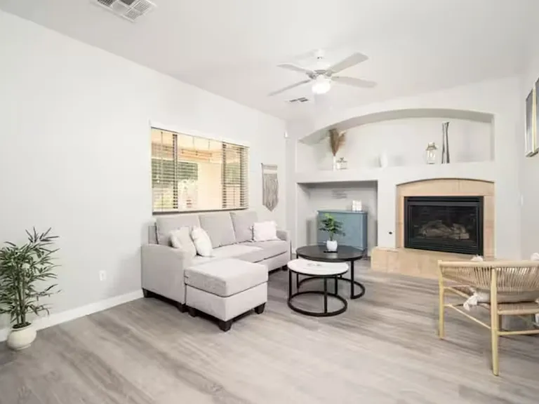 989 E Narrowleaf Ct — Photo 5