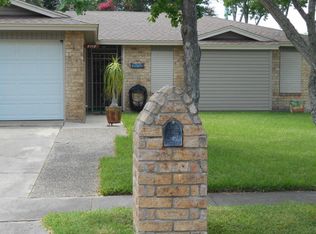 2113 Meadowgrove Dr, Corpus Christi, TX 78414