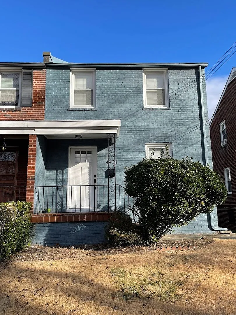 4931 11th St NE photo 1