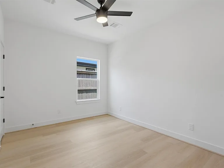 5921 Mountwood St #B — Photo 10