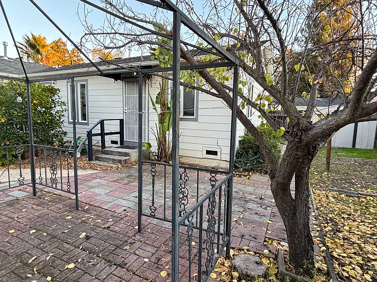2019 Fir St — Photo 31