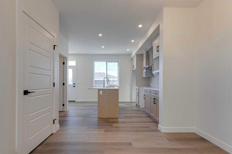 Calgary House for rent - 4 Bedrooms — photo 7