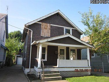 1st image of 917 W 17th St