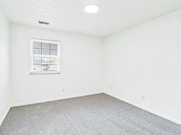 Foreman Apartments — Photo 11