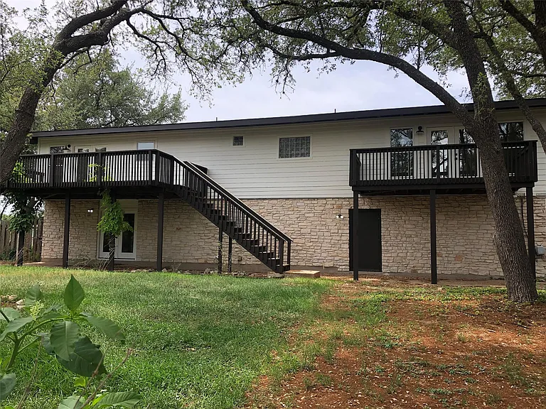 809 Malabar St — Photo 40