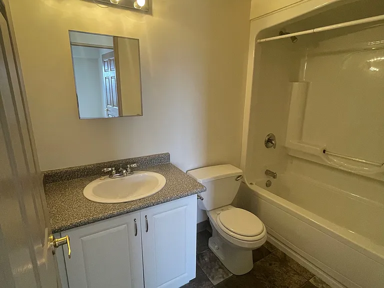 736 Old Albert St — Photo 14