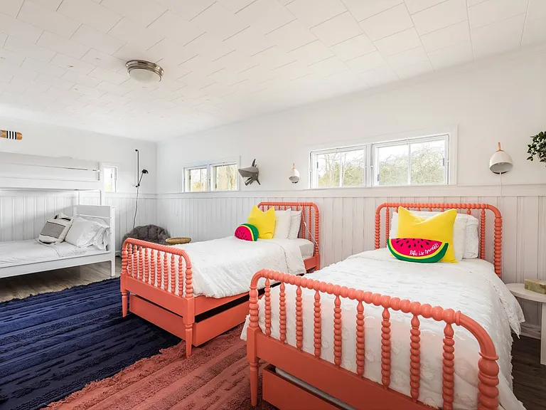 351 E Lake Dr — Photo 17