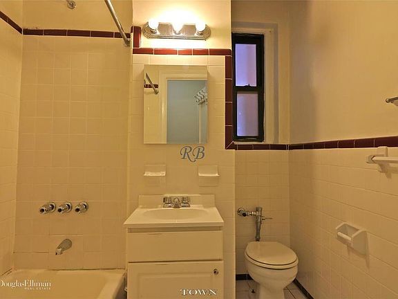 5th image of 6812 Yellowstone Blvd APT 5F