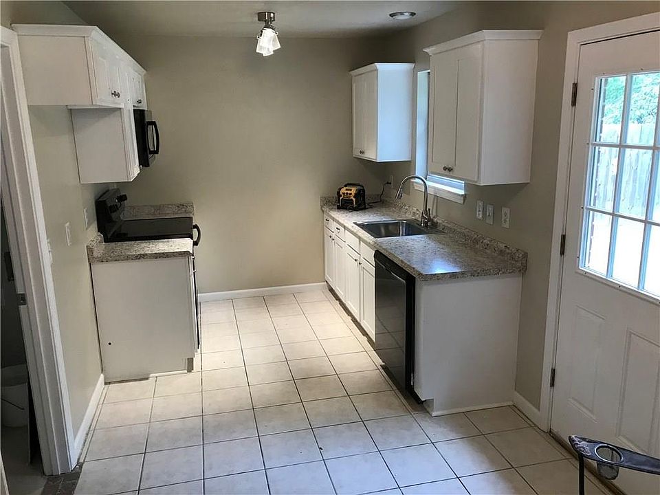2nd image of 106 N James St