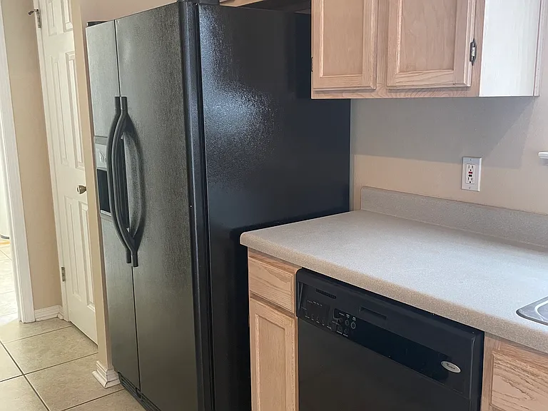 608 Medford Dr — Photo 10