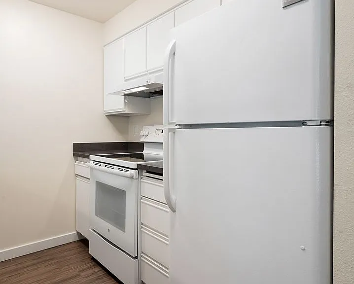 Daniels Apartments — Photo 10