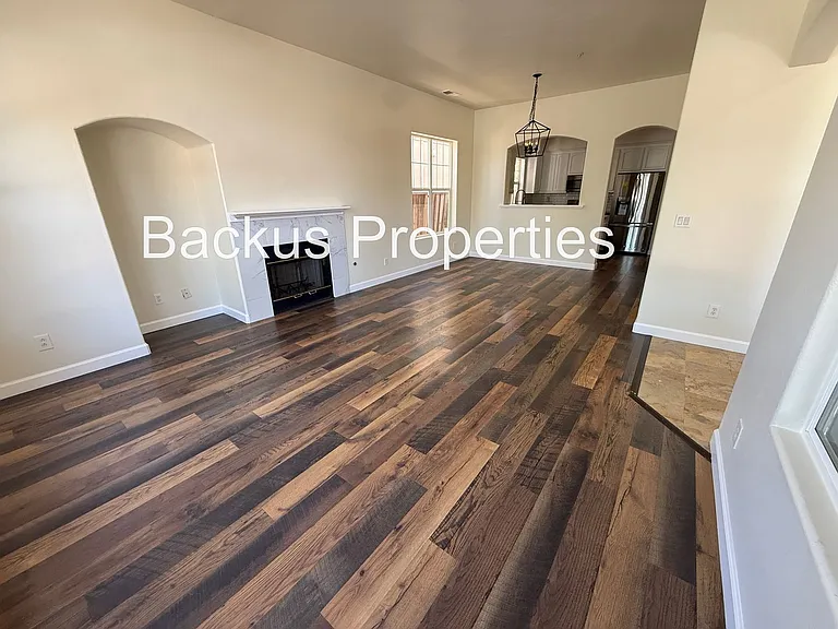 7 Moreno St — Photo 6