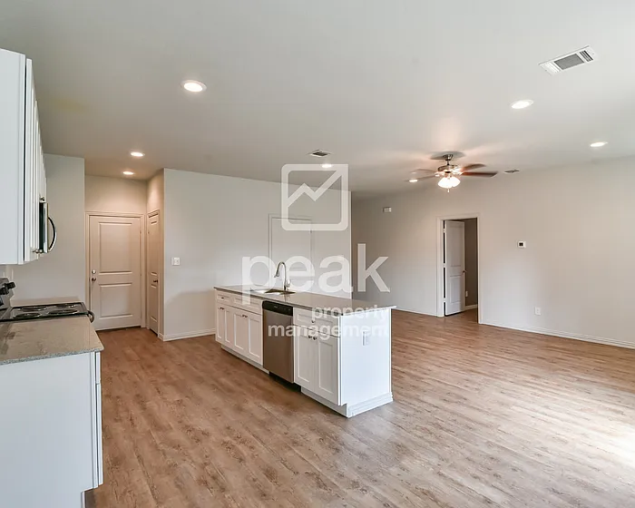 1555 Milam St — Photo 4