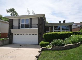 7937 Beckwith Rd, Morton Grove, IL 60053