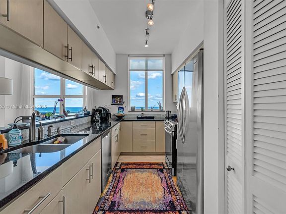 4th image of 650 West Ave APT 3112