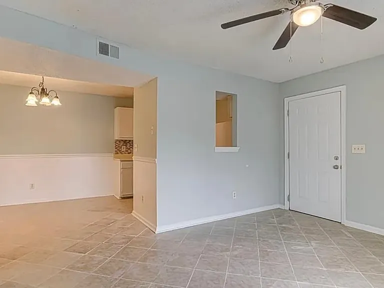 521 Mystic Dr — Photo 11