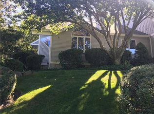 49 Oceanwoods Dr, North Kingstown, RI 02852