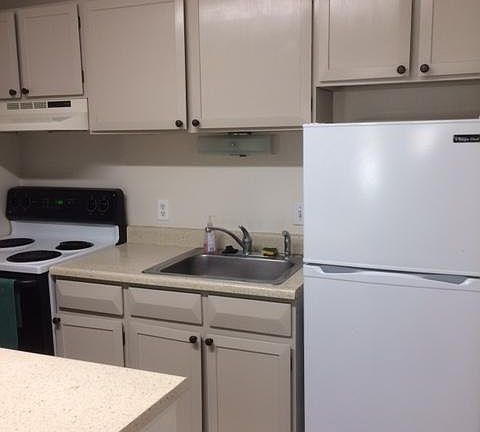 4th image of 1615 Cottonwood Dr APT 18