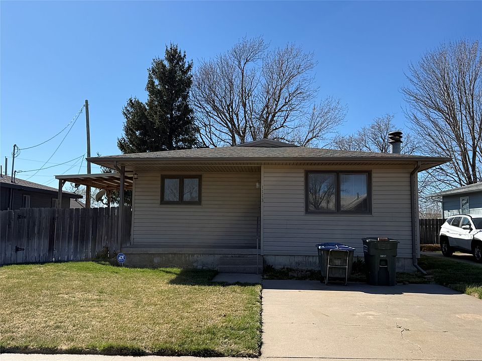 1st image of 1113 Hillcrest Dr