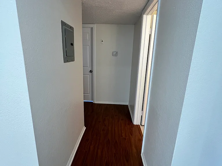 1165 Spazier Ave #104 — Photo 4