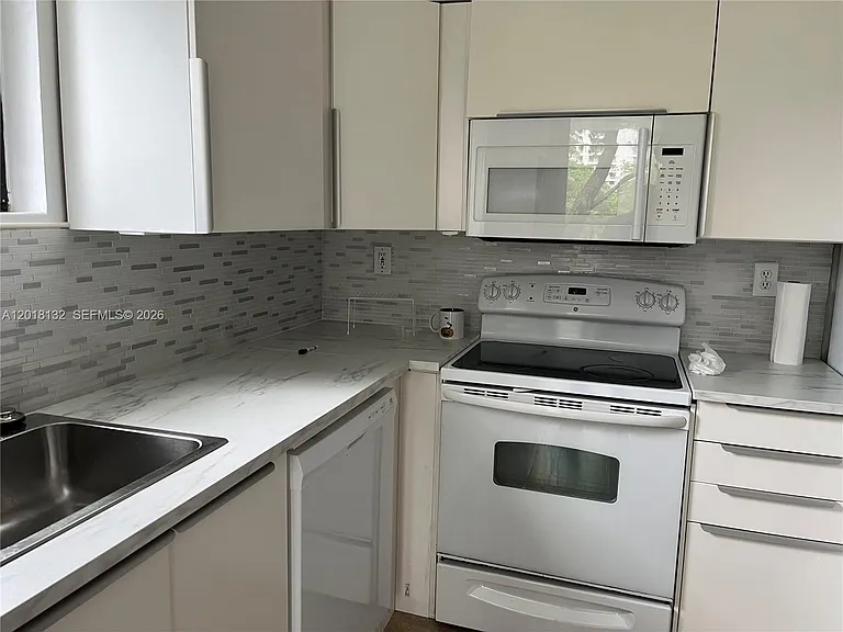 3300 NE 192nd St — Photo 9