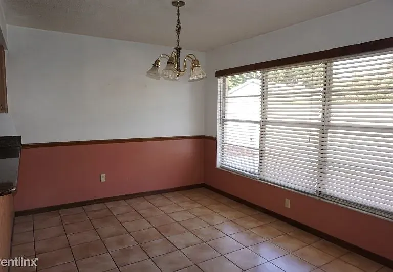 8011 Gillette Ct — Photo 6