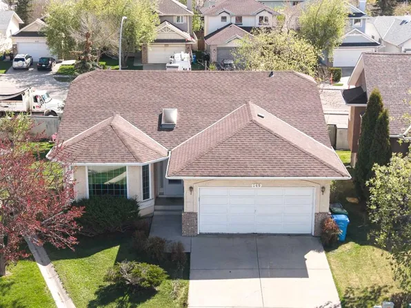 149 SW Sceptre Ct NW, Calgary, AB T3L 1X9