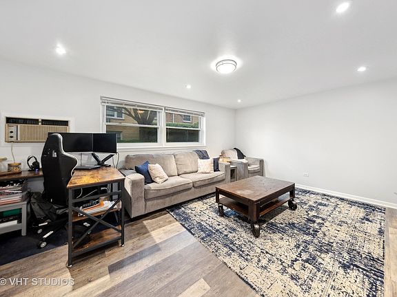 3rd image of 6630 W 95th St APT 1B