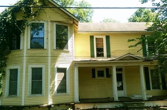 1st image of 216 W Colorado St