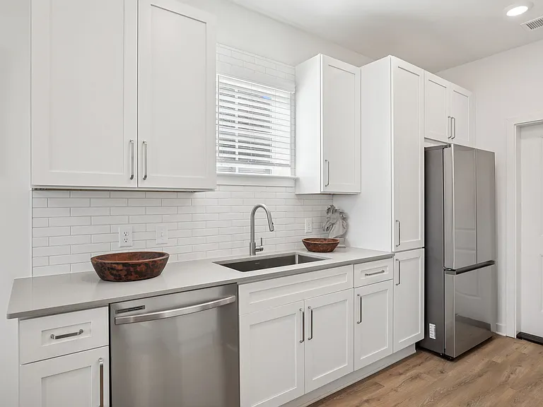 Hamlet Watkins Centre - Homes & Townhomes for Rent — Photo 22