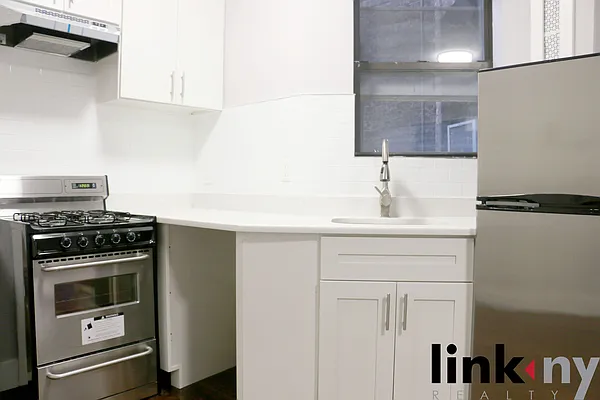 Rented by Link NY Realty | media 24