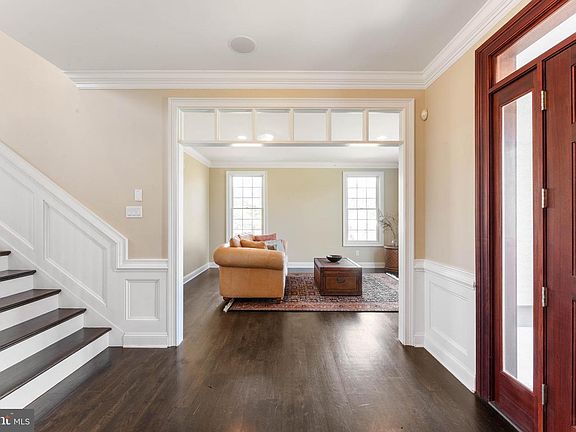 3rd image of 8 Quartermaster Rd