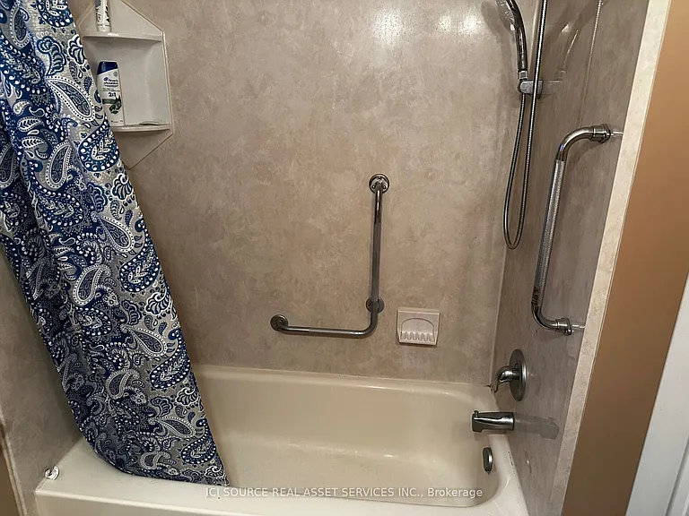 1043 Lena Ave #1 — Photo 5