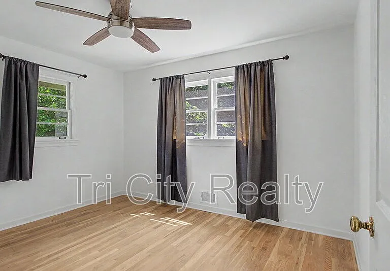 212 Hilltop Dr — Photo 27