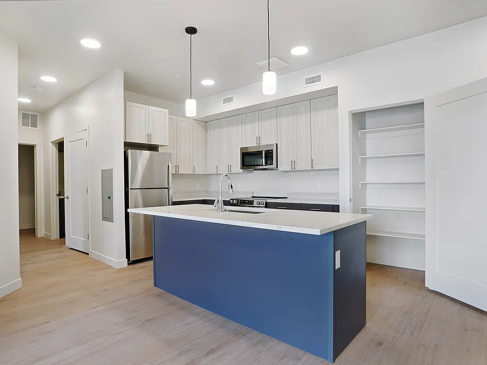 Well-Appointed Kitchen with Island and Ample Storage