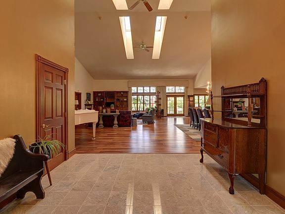 4th image of 3900 Valley Oaks Dr