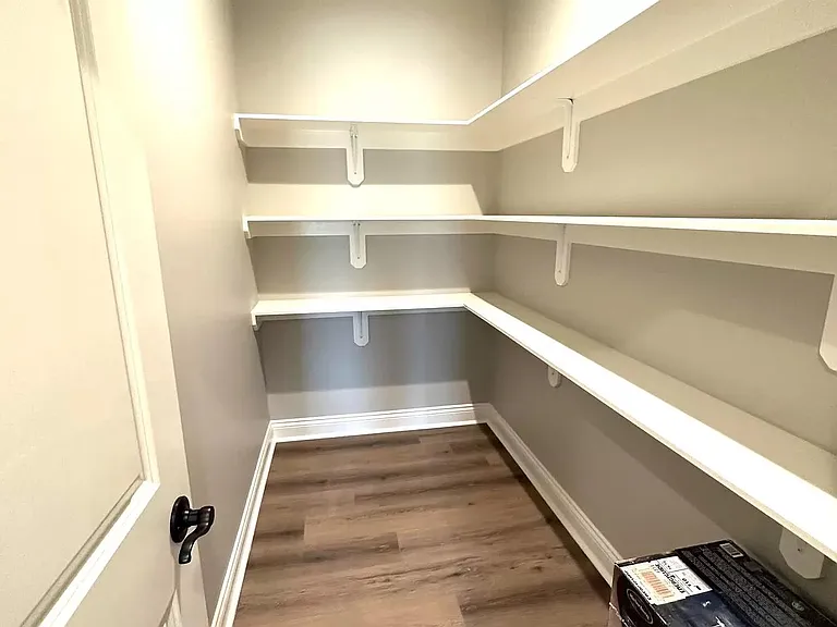 130 Liberty Dr — Photo 5