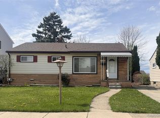 26371 Compson St, Roseville, MI 48066