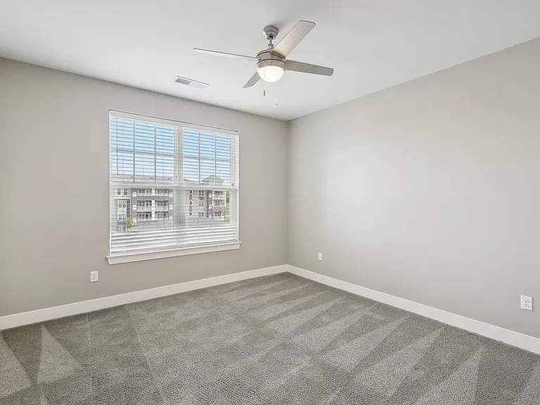 Bonavia Luxury Apartments — Photo 35