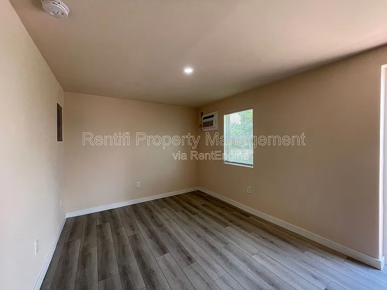 101 3rd St #2 — Photo 3