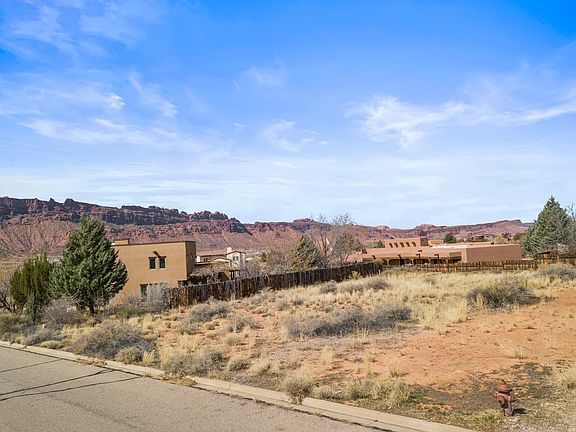 3rd image of 2204 S Arena Roja