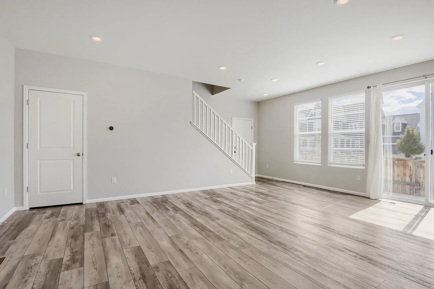 4 bed, 3.5 bath, 2518 sqft, $3,250 — Photo 3