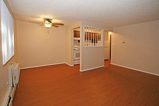 9 S Sherman St — Photo 3