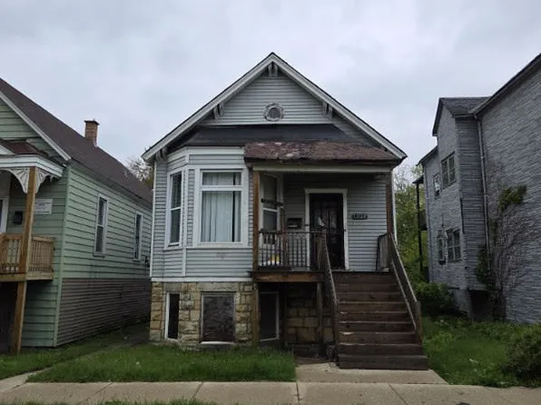 7828 S Escanaba Ave, Chicago, IL 60649