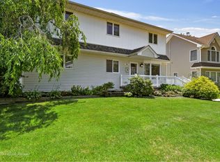 755 Horatio Ave, Franklin Square, NY 11010