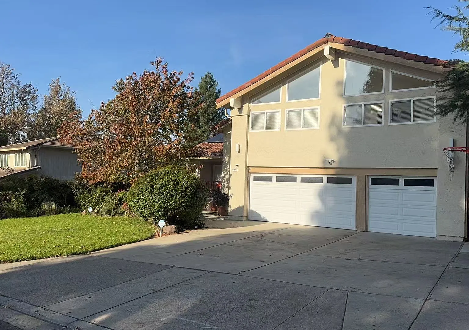 5 bed, 2987 sqft, $7,500 — Photo 1