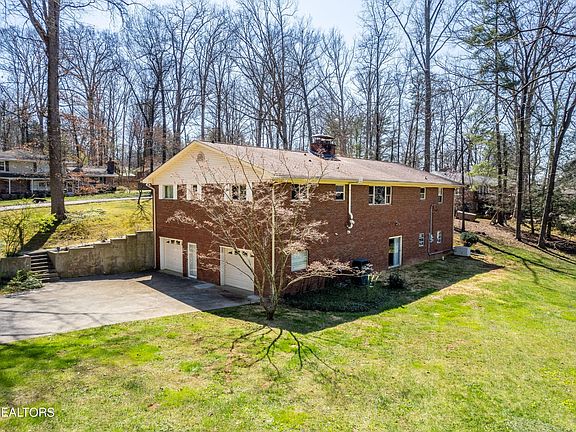 2nd image of 107 Piedmont Cir