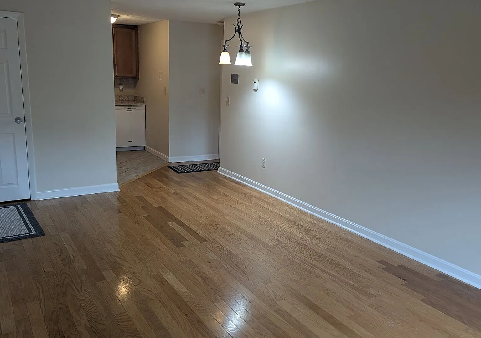 Please Respond Directly to the Online Listing, Calls May Not Be Returned — Photo 4