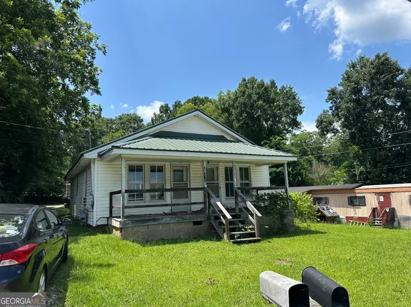 136 S Pine St, Toccoa, GA 30577