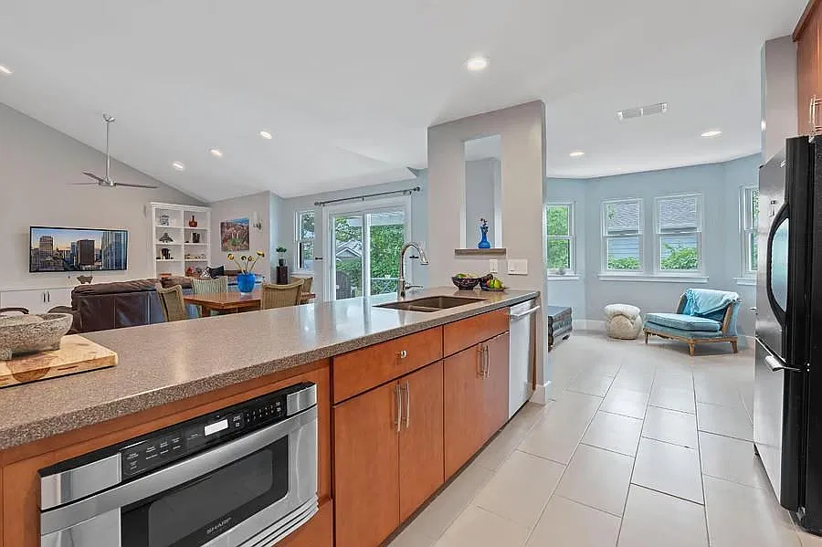 2 bed, 2.0 bath, 1227 sqft, $2,200 — Photo 4